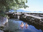 露天風呂の一例（北海道・丸駒温泉：丸駒温泉旅館）