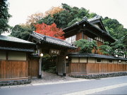 西村屋本館