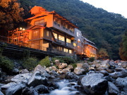 摂津峡 花の里温泉　山水館