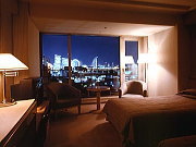 夜景の見える客室の一例